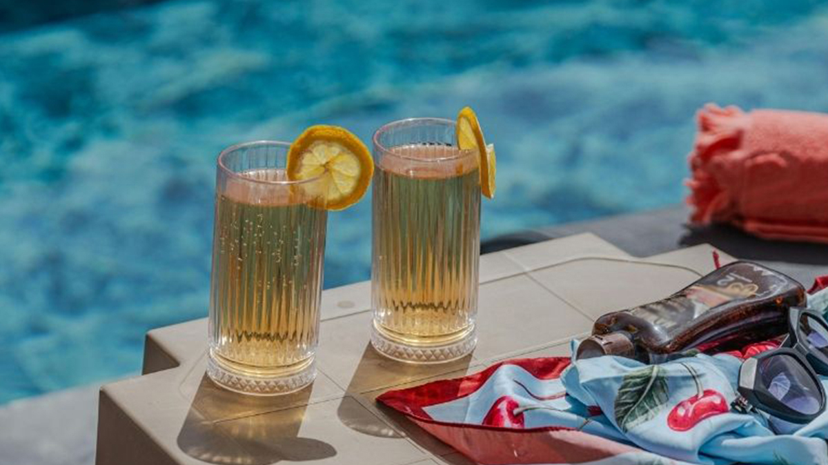 Mandai Rainforest Resort by Banyan Tree Pool bar 